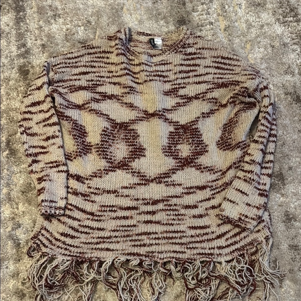 🍍DIVIDED PONCHO SWEATER🍍SZ MED🍍PIT TO PIY 25”🍍LENGTH 26”🍍